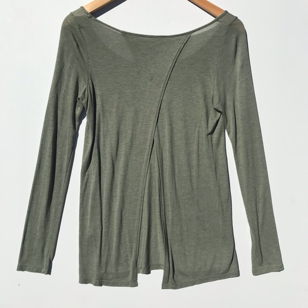 LANI CALIFORNIA green split back top - Picture 4 of 5